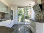 Moderne Küche - Architektenvilla mit Wasserblick und Zugang zu exklusivem Privatpark