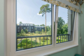 Blick vom Fenster - Elegante Neubauwohnung in Dahlem für große Familie