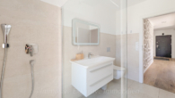 Gäste Bad - *RESERVIERT* Helles und modernes Einfamilienhaus - ca. 30km bis Berlin Charlottenburg