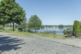 Straße - Exklusives Wohnen am Werlsee mit Steg und zwei Terrassen in Brandenburg Grünheide