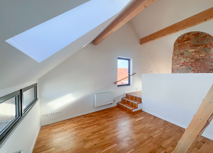 2 Zimmer Dachgeschosswohnung mit Spitzboden, 14641 Nauen, Dachgeschosswohnung