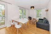 Wohnzimmer - "Moderne 3-Zimmer-Wohnung am Tierpark Berlin – Helle Räume mit Terrasse und hochwertiger Ausstattung