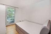 Schlafzimmer - "Moderne 3-Zimmer-Wohnung am Tierpark Berlin – Helle Räume mit Terrasse und hochwertiger Ausstattung