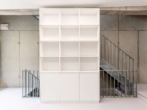 Treppe I Storage I 1. Etage - Dreistöckiges Atelier im Industrial-Design – Elegante Verbindung von Sichtbeton, Holz und Stahl