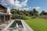 Pool und Anwesen - Traumhafte Luxusvilla in Grimaud: Panoramablick auf Berge und Meer!