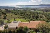 Ausblick - Traumhafte Luxusvilla in Grimaud: Panoramablick auf Berge und Meer!