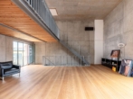 2. Etage Loft - Industrial Design auf drei Stockwerken: Elegante Verbindung von Sichtbeton, Holz und Stahl