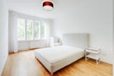 Zentral und Komfortabel: Geräumige Wohnung mit Balkon im Herzen von Neukölln - Beispiel Schlafzimmer