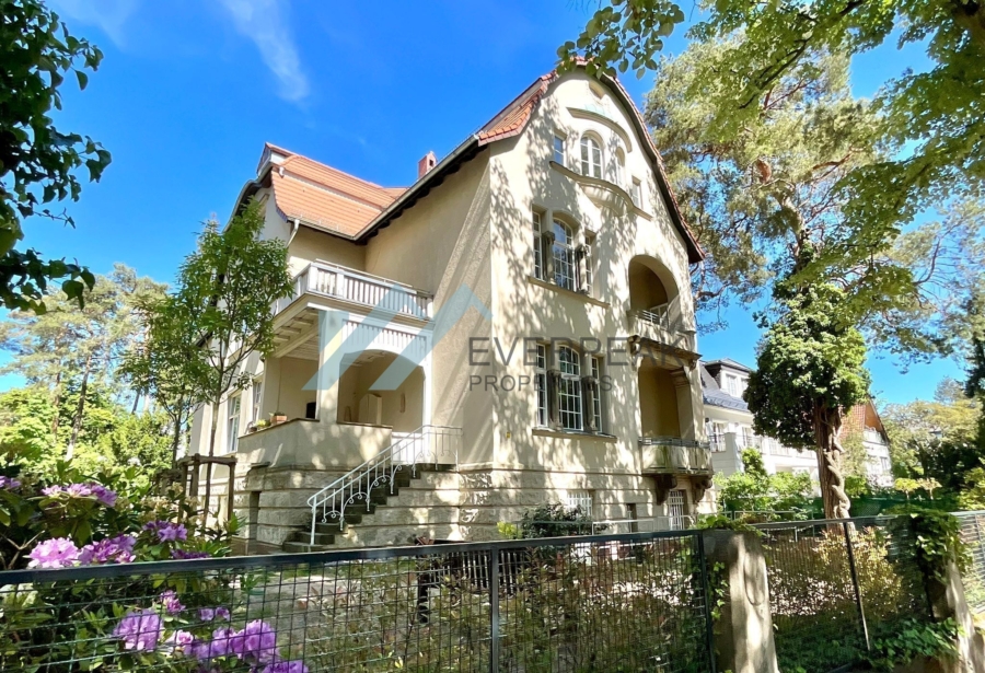 Grunewalder Wohntraum: Villenetage im ehemaligen Direktorenhaus mit viel Gestaltungspotenzial, 14193 Berlin, Etagenwohnung