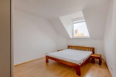 Schlafzimmer - 3 Zimmer - Dachgeschosswohnung mit Aufzug mit ganz viel Potenzial!