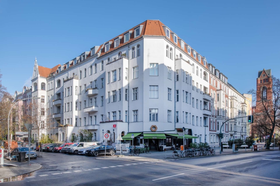 3 Zimmer – Dachgeschosswohnung mit Aufzug mit ganz viel Potenzial!, 10781 Berlin, Wohnung