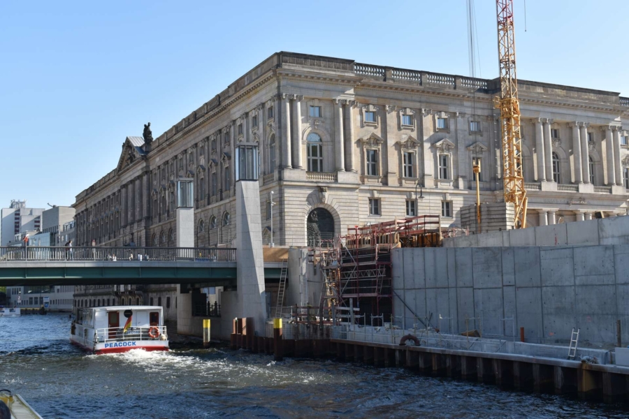 Vermietete Wohnung in beliebter Top-Lage mit Aufzug in Denkmalgebäude, 10115 Berlin, Etagenwohnung