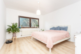 Schlafzimmer - Modernisiertes Einfamilienhaus mit über 1.300m² Grundstück und Gästehaus in Panketal!